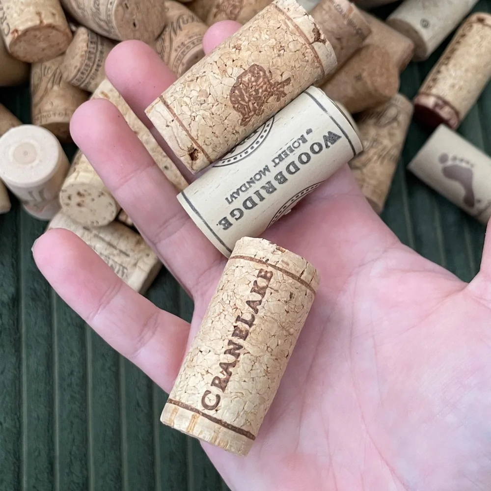 Bundle of around 100 Wine Corks‎
